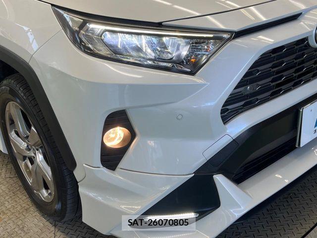Toyota RAV4 2019-04 7329677-11