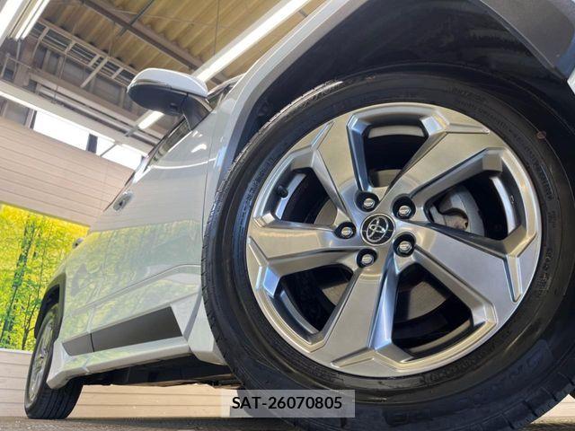 Toyota RAV4 2019-04 7329677-12