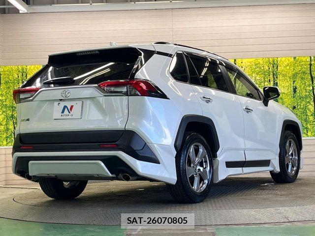 Toyota RAV4 2019-04 7329677-16