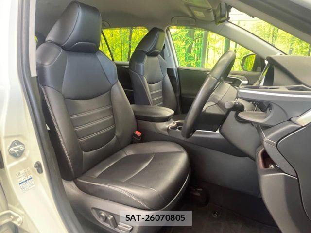 Toyota RAV4 2019-04 7329677-8