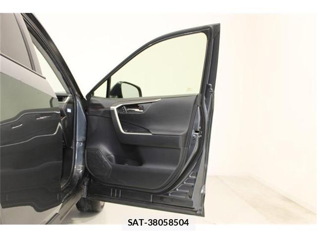 Toyota RAV4 2023-05 7359553-29