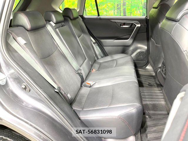 Toyota RAV4 2021-06 7359554-10