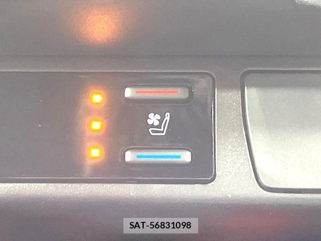 Toyota RAV4 2021-06 7359554-6