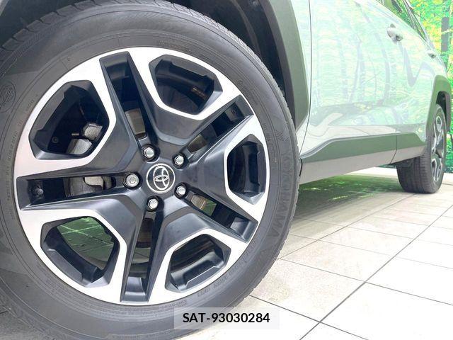 Toyota RAV4 2019-05 7359557-13