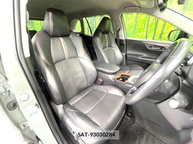 Toyota RAV4 2019-05 7359557-8