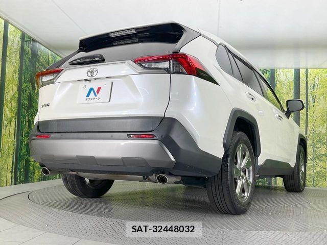 Toyota RAV4 2019-09 7359567-16