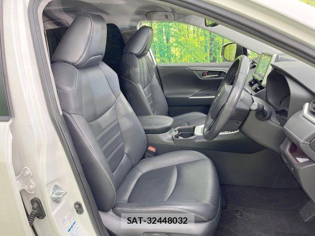 Toyota RAV4 2019-09 7359567-7