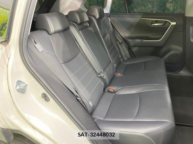 Toyota RAV4 2019-09 7359567-8