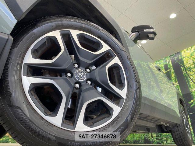 Toyota RAV4 2019-07 7359561-12