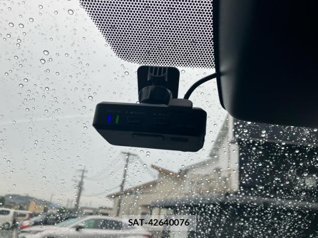 Toyota RAV4 2019-12 7359566-24