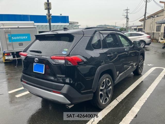 Toyota RAV4 2019-12 7359566-4