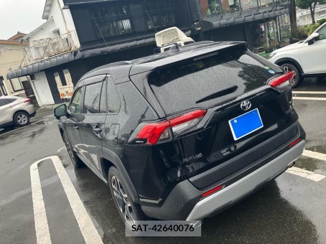 Toyota RAV4 2019-12 7359566-6