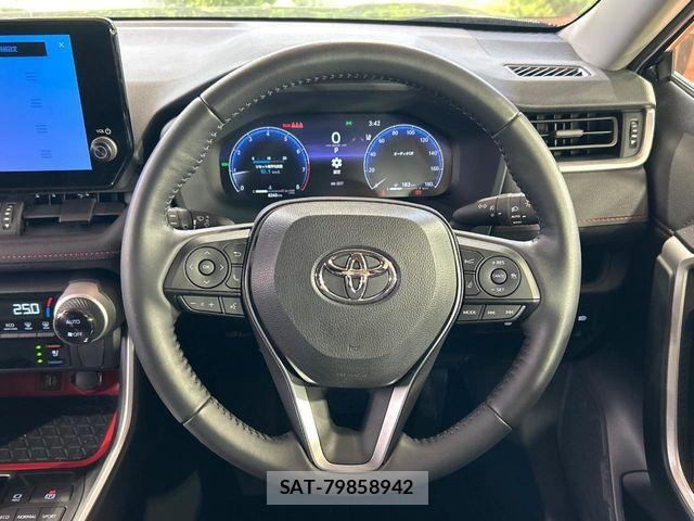 Toyota RAV4 2023-09 7359524-10