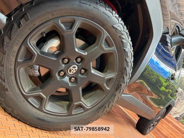 Toyota RAV4 2023-09 7359524-12