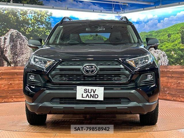 Toyota RAV4 2023-09 7359524-13