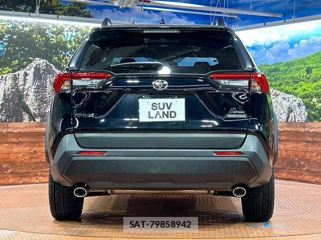 Toyota RAV4 2023-09 7359524-14