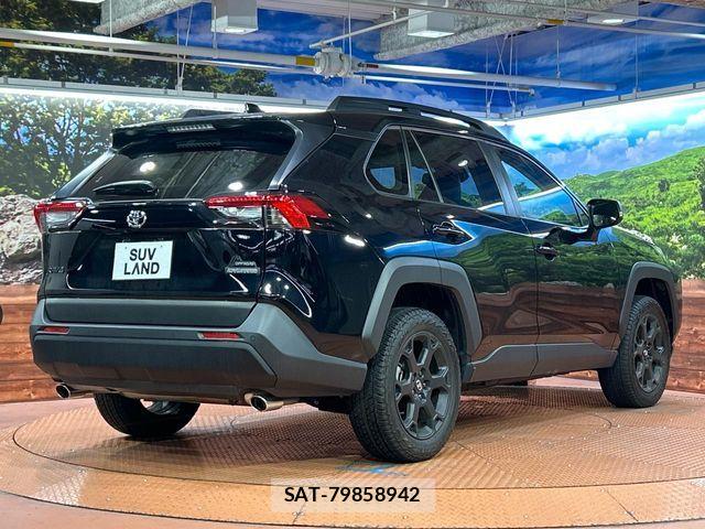Toyota RAV4 2023-09 7359524-16