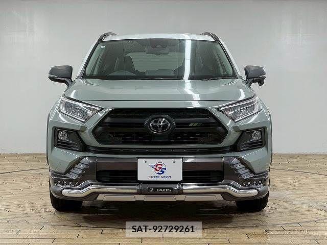 Toyota RAV4 2021-04 7359537-12