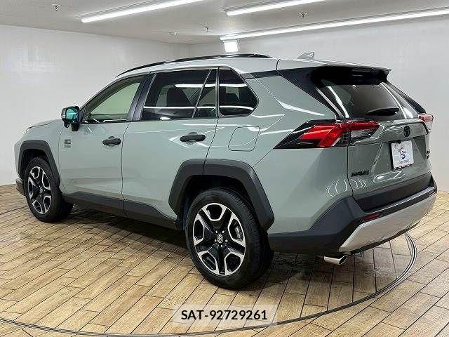 Toyota RAV4 2021-04 7359537-15