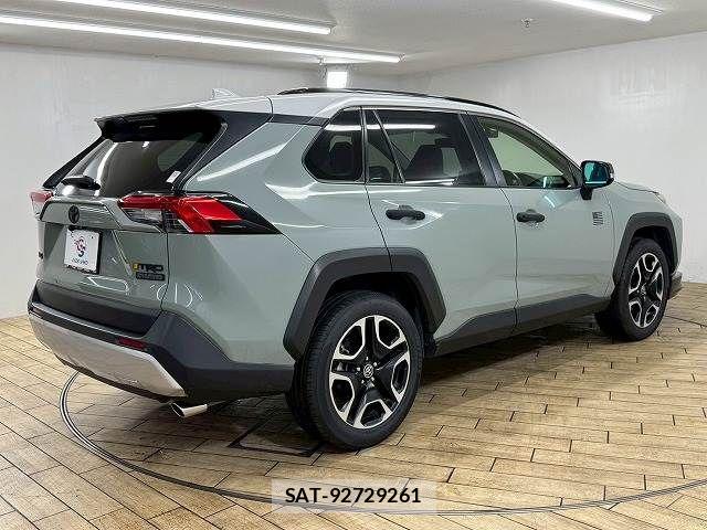 Toyota RAV4 2021-04 7359537-16
