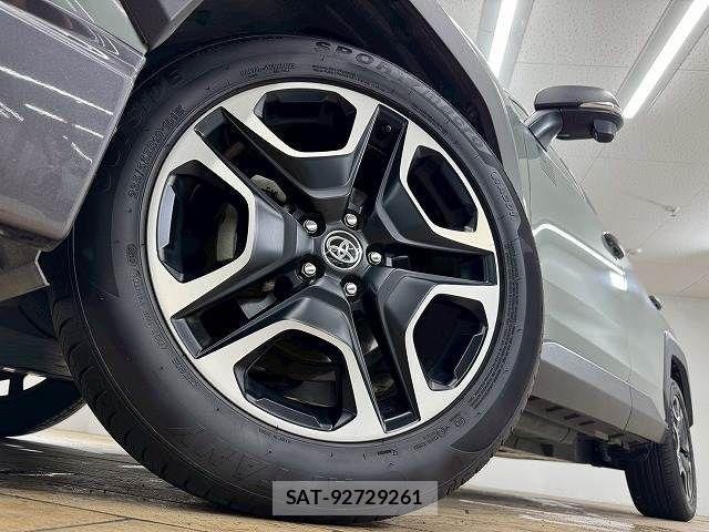 Toyota RAV4 2021-04 7359537-19