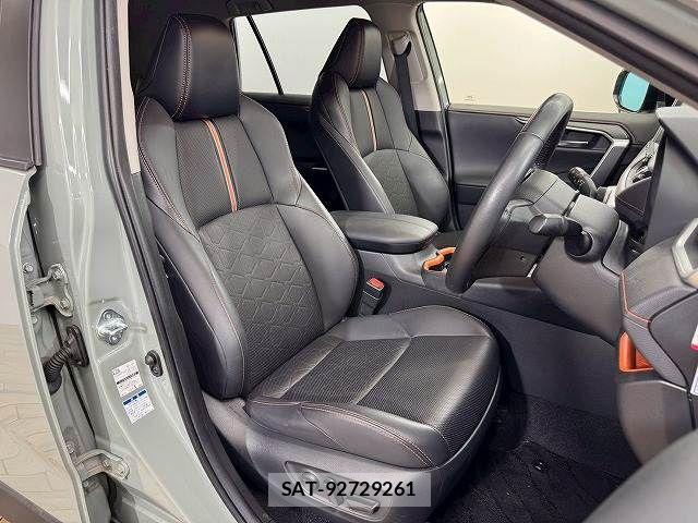 Toyota RAV4 2021-04 7359537-4