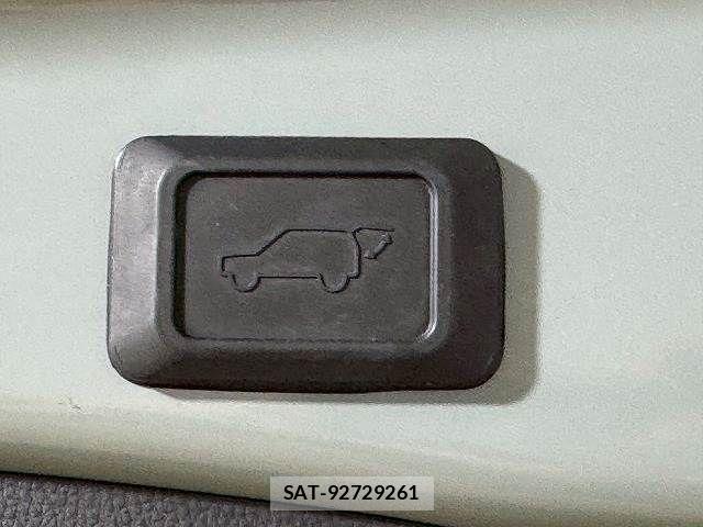Toyota RAV4 2021-04 7359537-6