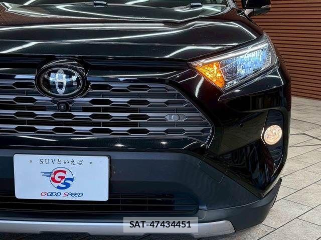 Toyota RAV4 2020-10 7359563-9