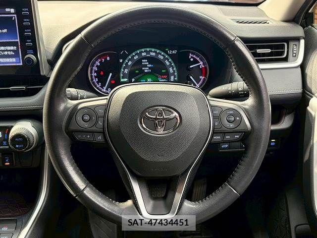 Toyota RAV4 2020-10 7359563-12