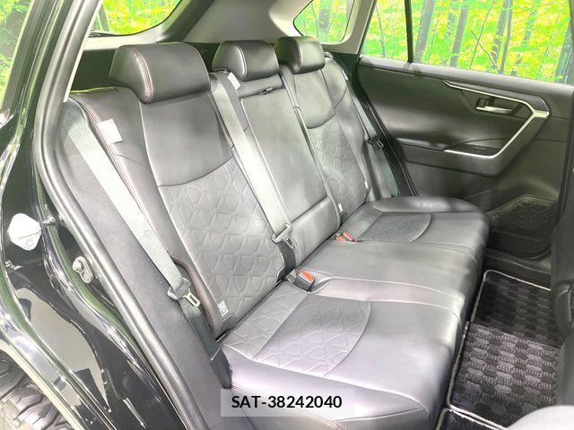 Toyota RAV4 2021-05 7359545-9