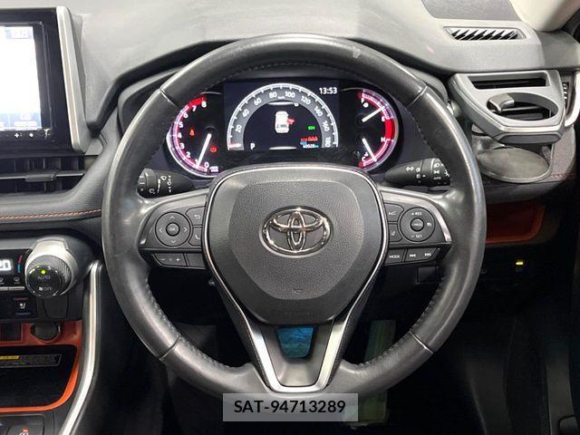 Toyota RAV4 2019-07 7359552-10