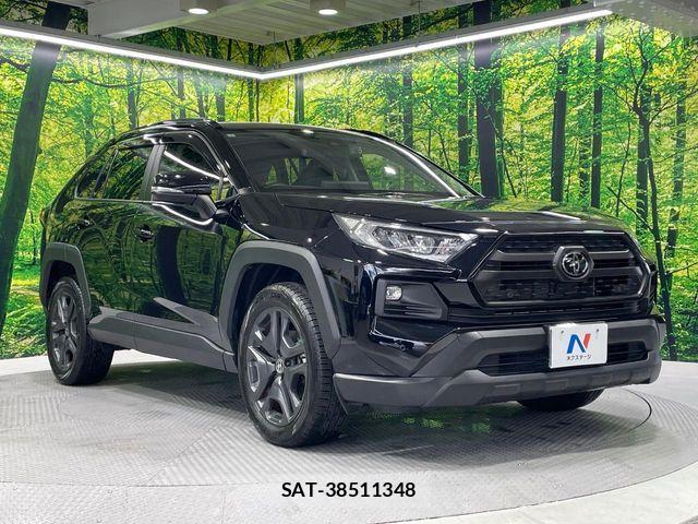 Toyota RAV4 2023-09 7359535-16