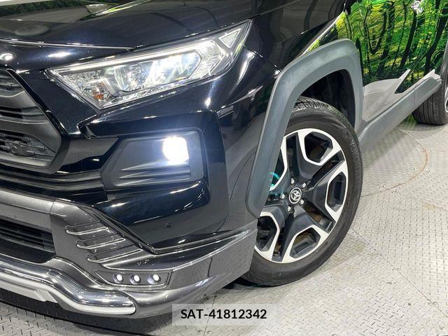 Toyota RAV4 2021-05 7359543-11