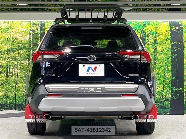 Toyota RAV4 2021-05 7359543-14