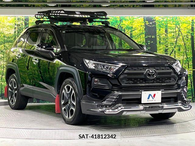 Toyota RAV4 2021-05 7359543-15
