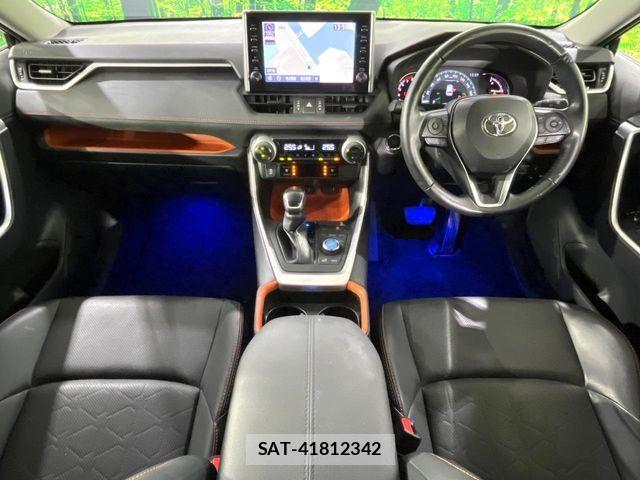 Toyota RAV4 2021-05 7359543-4