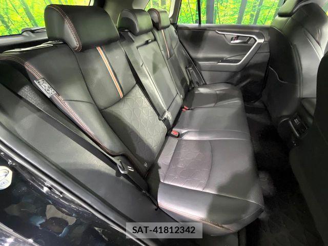 Toyota RAV4 2021-05 7359543-8