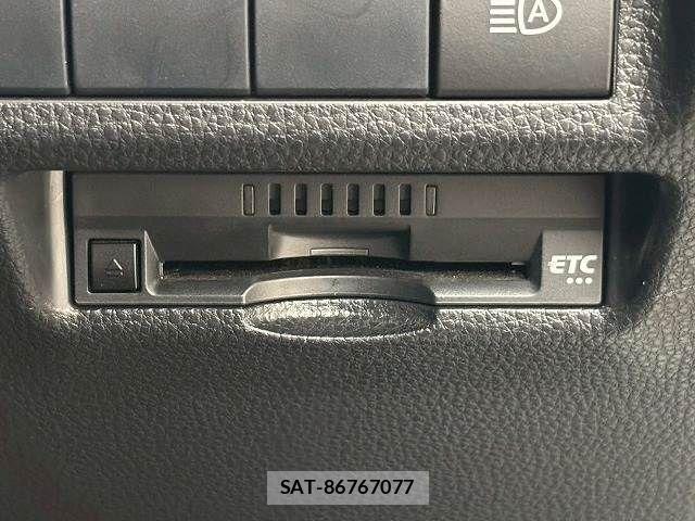 Toyota RAV4 2019-06 7359565-10