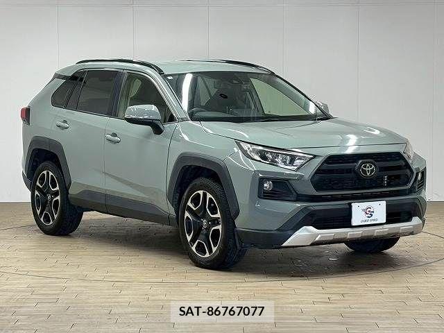 Toyota RAV4 2019-06 7359565-13