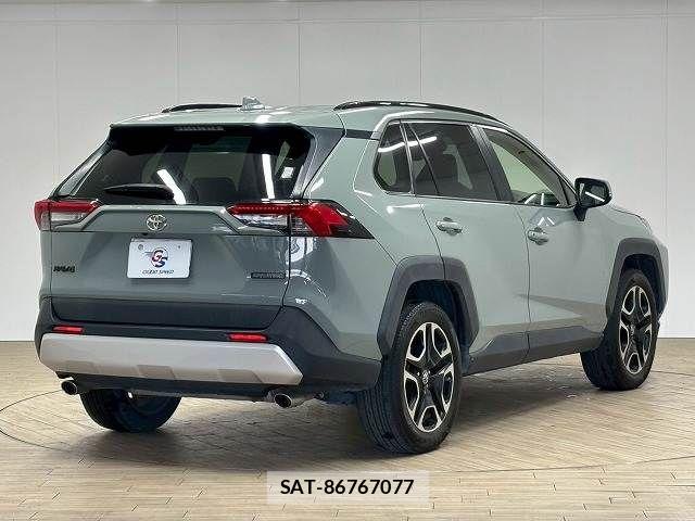 Toyota RAV4 2019-06 7359565-15