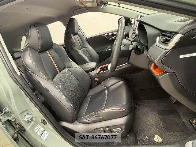 Toyota RAV4 2019-06 7359565-4