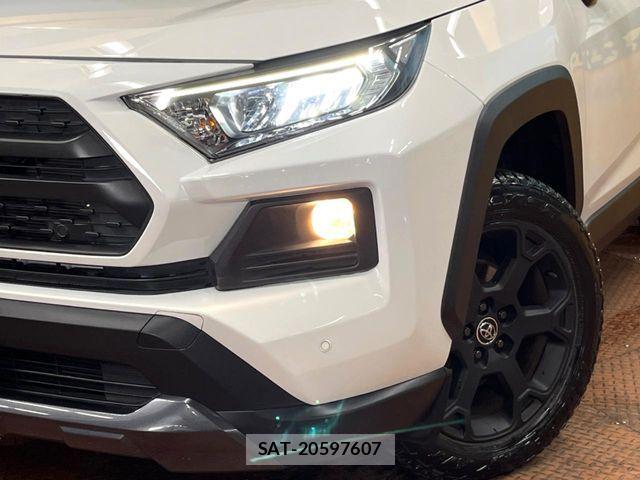 Toyota RAV4 2020-11 7359547-11