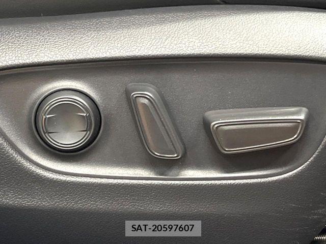 Toyota RAV4 2020-11 7359547-6