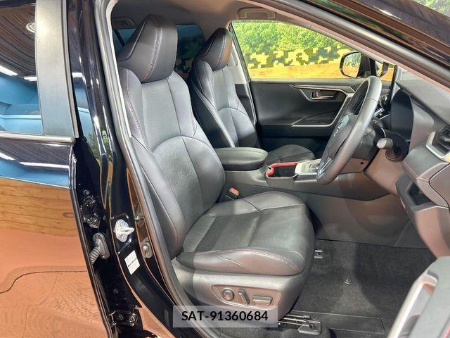 Toyota RAV4 2023-10 7359526-9