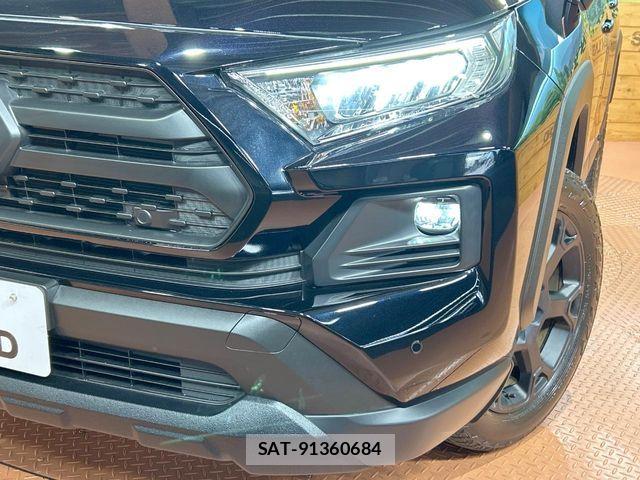 Toyota RAV4 2023-10 7359526-12