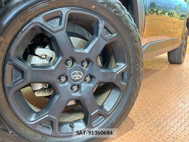 Toyota RAV4 2023-10 7359526-13