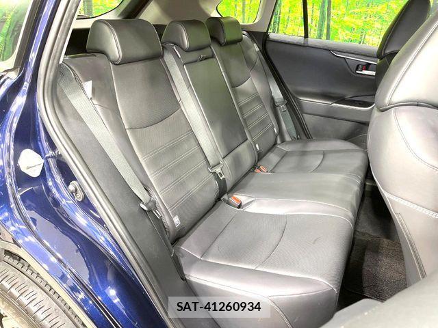 Toyota RAV4 2023-07 7359546-10