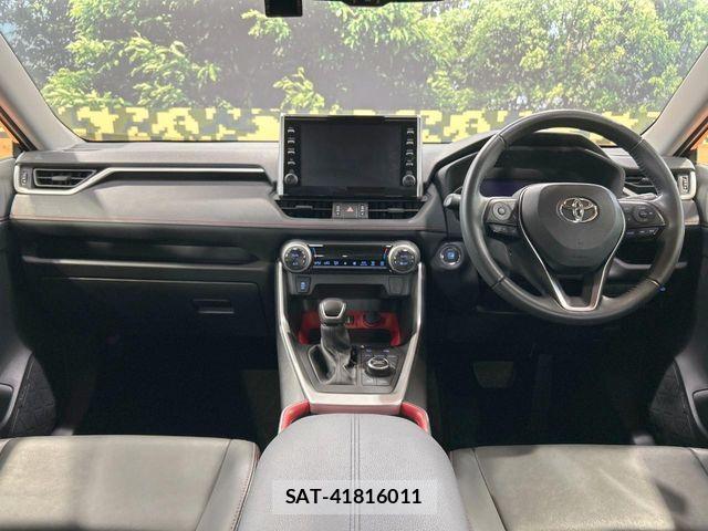 Toyota RAV4 2021-12 7359540-1