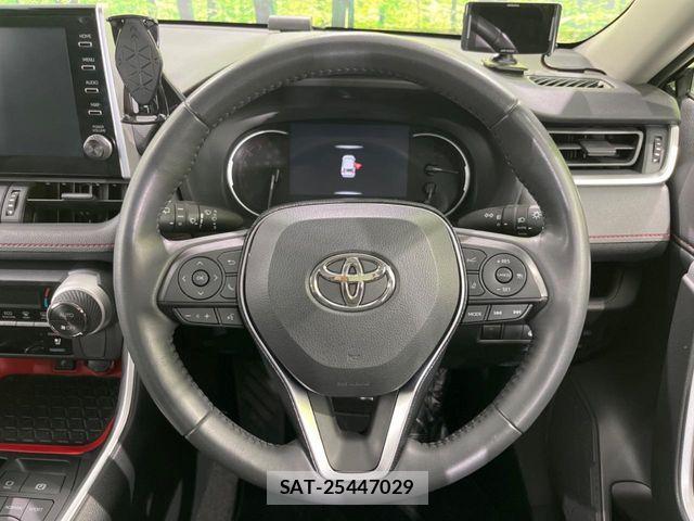 Toyota RAV4 2021-01 7359549-11