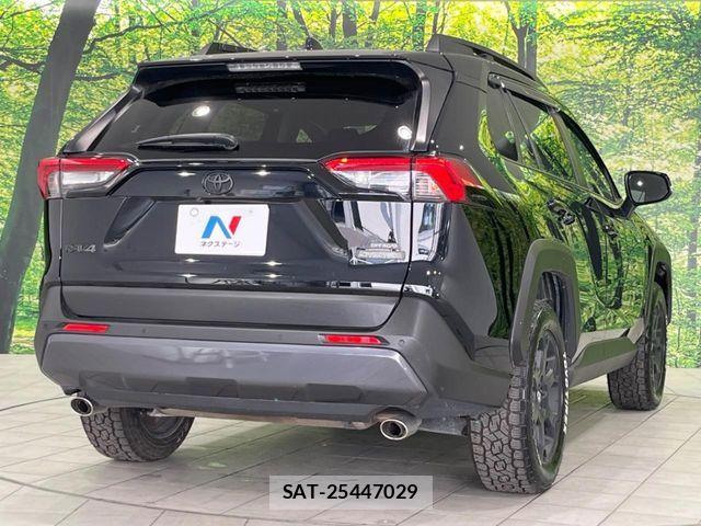 Toyota RAV4 2021-01 7359549-17